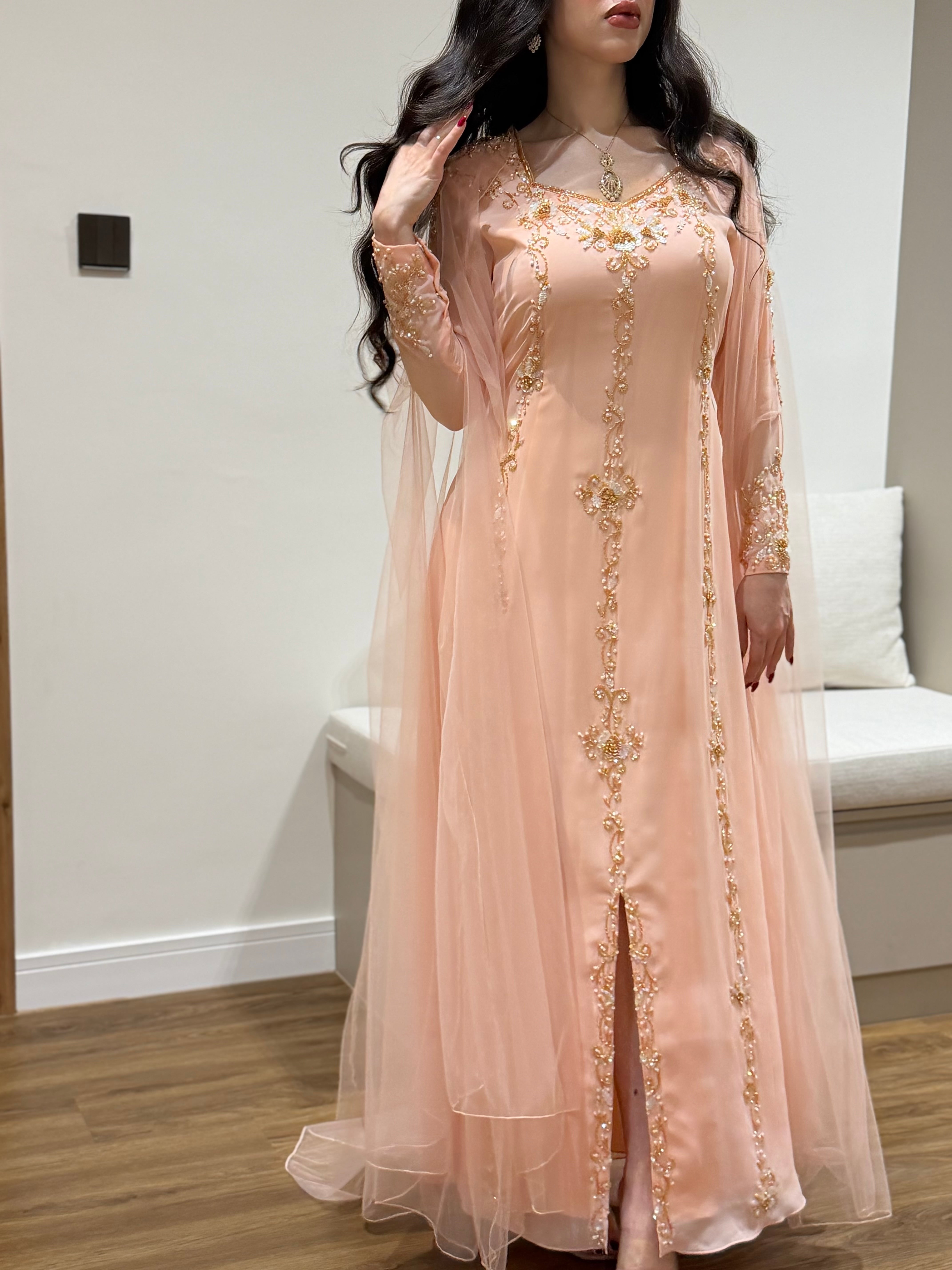 GL36 – Blush Elegance